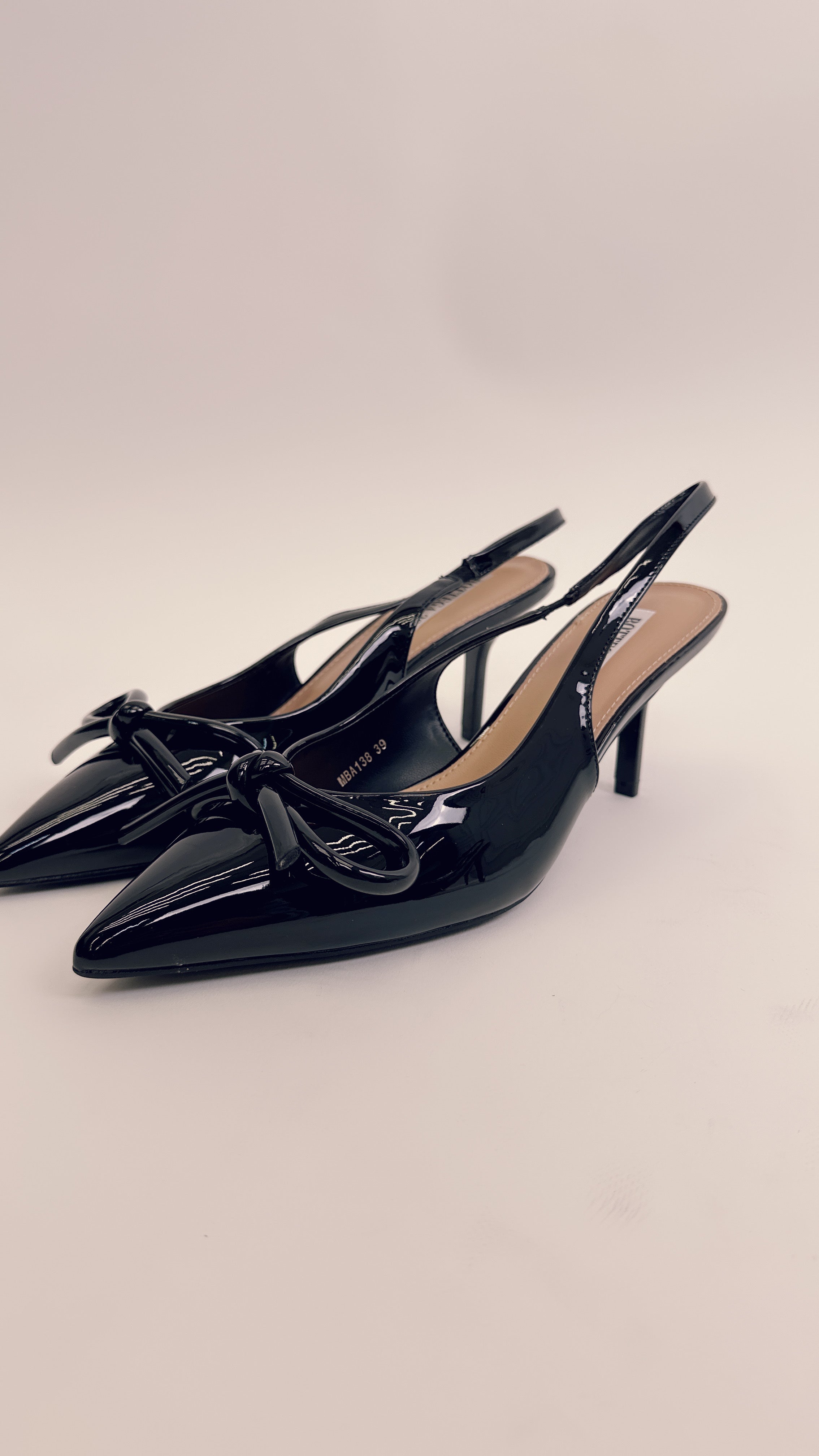 Slingback in vernice black mba138